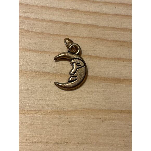 Vintage Gold Tone Crescent Moon Face Charm Pendant - Picture 1 of 3